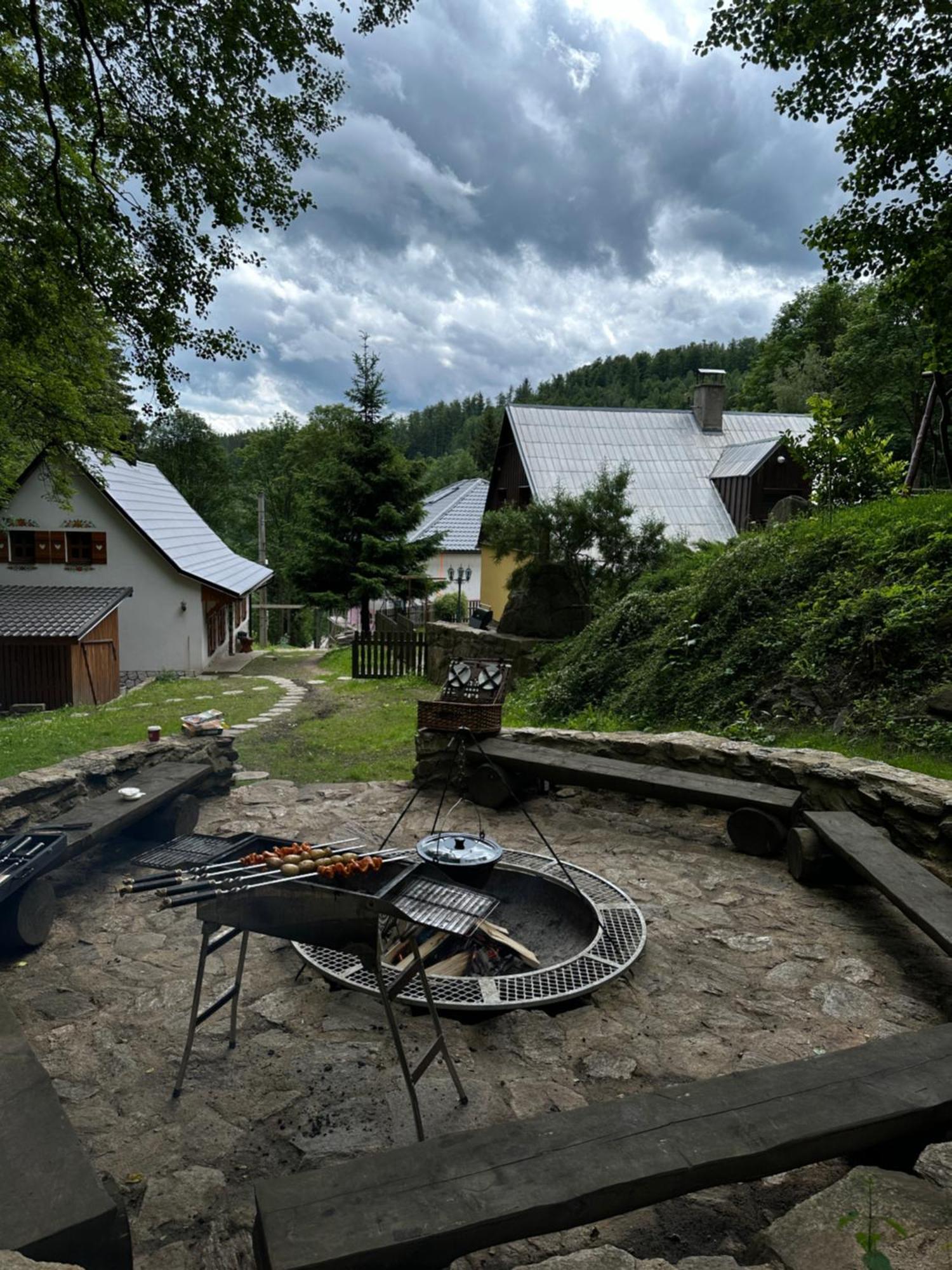 Chata Pohadka- "Lesni Udoli" Perštejn Exteriér fotografie